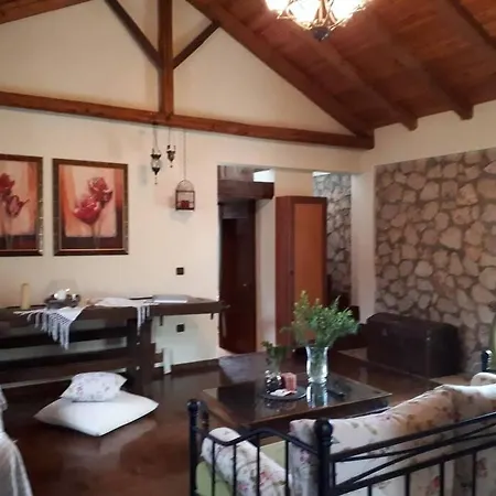 Fragosiko - Rustic Retreat In Kefalonia Nyaraló