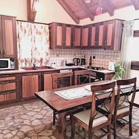 Fragosiko - Rustic Retreat In Kefalonia 別荘 アルゴストリオン